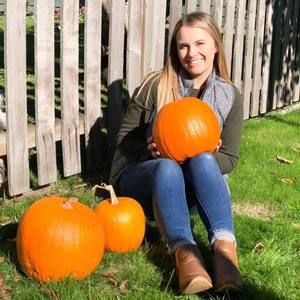 Meet your Posher, Danica